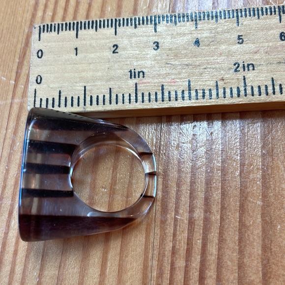 Vintage Mod pop art op art lucite ring size 7.5 - Picture 8 of 9